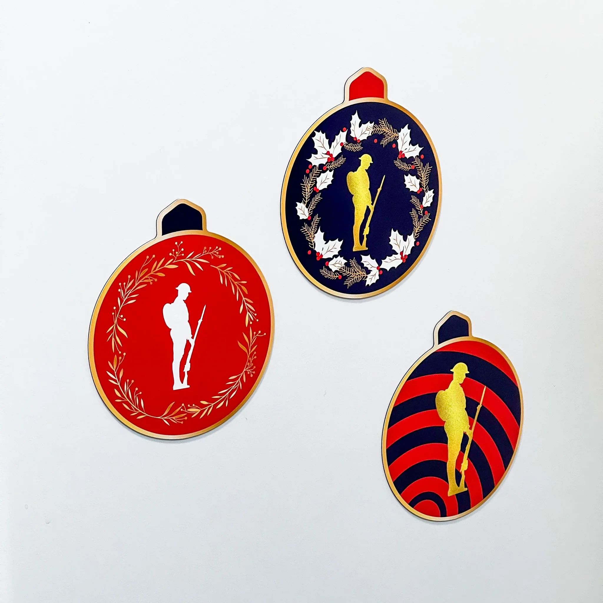 Tommy Christmas Bauble Magnet Set